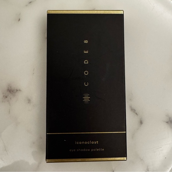 Code 8 set of 4: highlighter, eye shadow, mascara lip balm - Picture 8 of 13